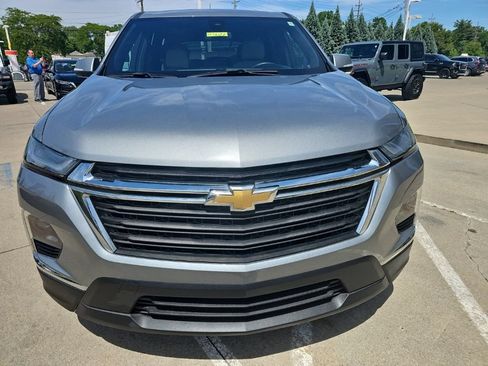 Used 2023 Chevrolet Traverse LS FWD image 5