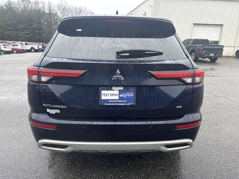 Used 2023 Mitsubishi Outlander SE image 6