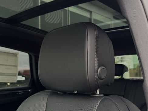 New 2025 Porsche Macan image 25