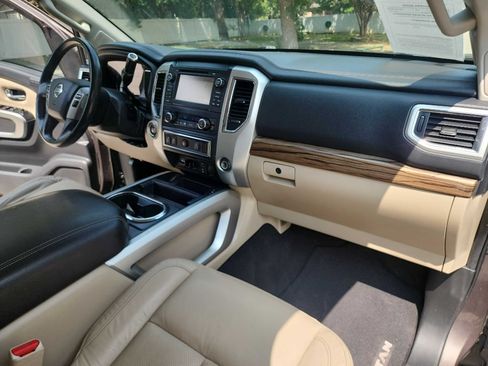 Used 2016 Nissan Titan SL RWD image 40