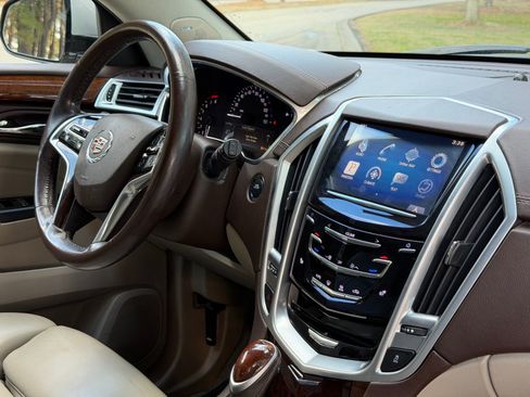 Used 2016 Cadillac SRX Luxury image 18