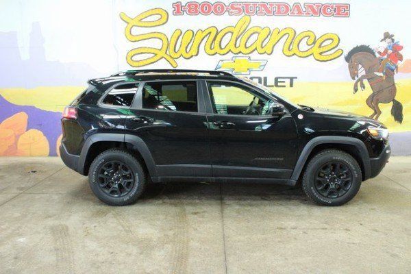 Used 2022 Jeep Cherokee Trailhawk w/ Trailer Tow Group AWD/4WD image 1