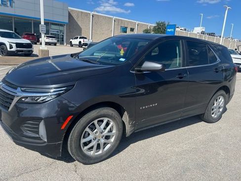 Used 2022 Chevrolet Equinox LT FWD image 2