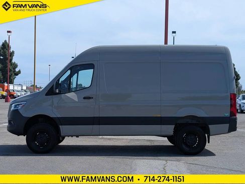 Used 2022 Mercedes-Benz Sprinter 2500 image 4