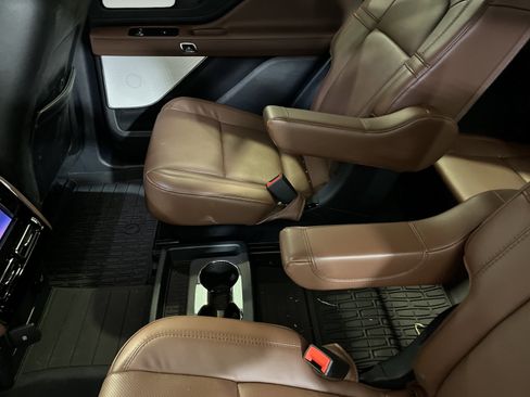 Used 2026 Lincoln Aviator Reserve AWD/4WD image 12