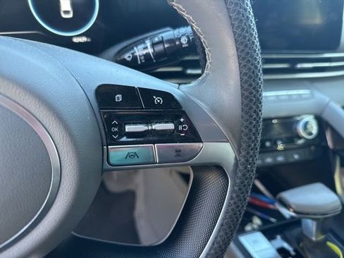 Used 2023 Hyundai Elantra SEL w/ Convenience Package image 15