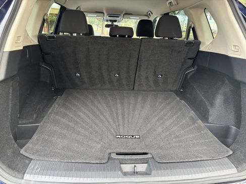 Used 2025 Nissan Rogue SV image 26