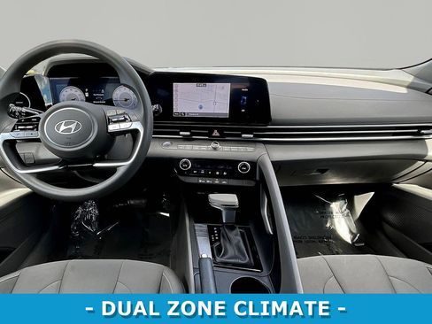 Used 2024 Hyundai Elantra SEL FWD image 7