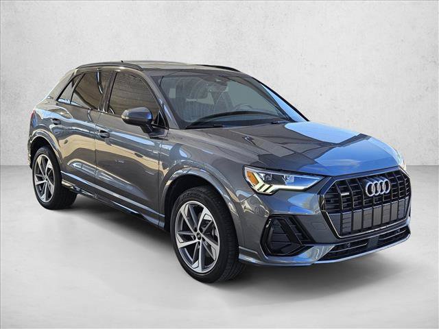 Certified 2025 Audi Q3 2.0T Premium AWD/4WD image 3