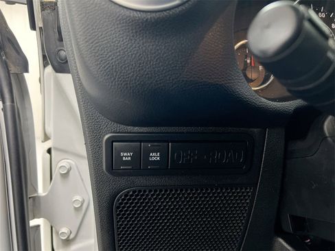 Used 2012 Jeep Wrangler Unlimited Rubicon w/ Connectivity Group image 17