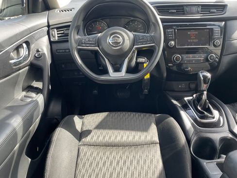 Used 2018 Nissan Rogue S FWD image 19