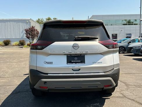 Certified 2023 Nissan Rogue SV w/ SV Premium B Package AWD/4WD image 3