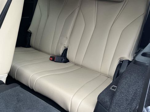 Used 2023 Acura MDX SH-AWD image 16