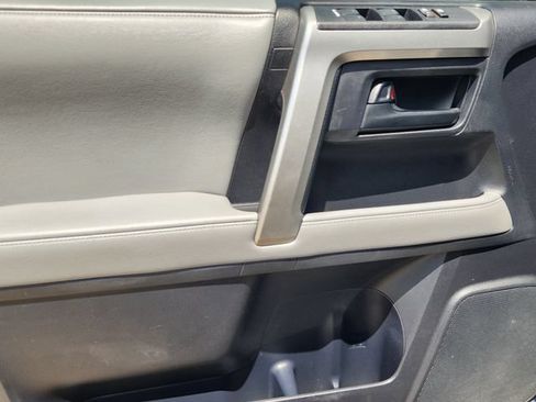 Used 2012 Toyota 4Runner SR5 w/ Convenience Pkg RWD image 22