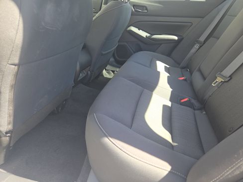 Used 2024 Nissan Altima 2.5 SV image 32