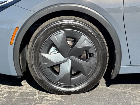 Certified 2025 Toyota Prius Plug-In Hybrid image 13