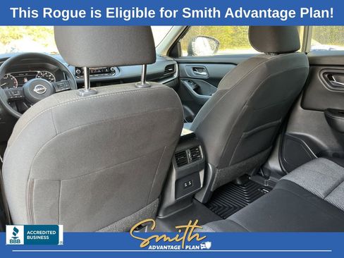Used 2024 Nissan Rogue SV image 18