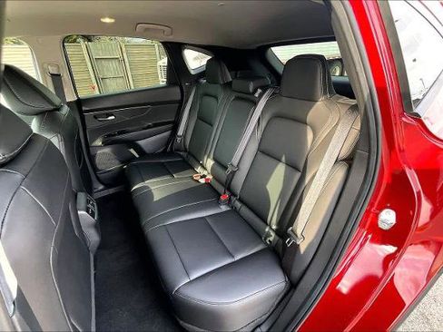 Certified 2025 Nissan Murano SV image 18