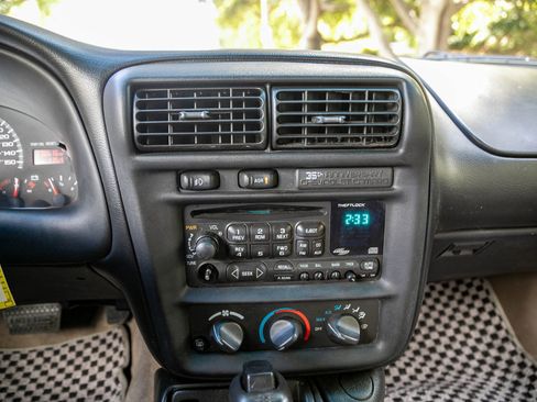 Used 2002 Chevrolet Camaro Z28 RWD image 18