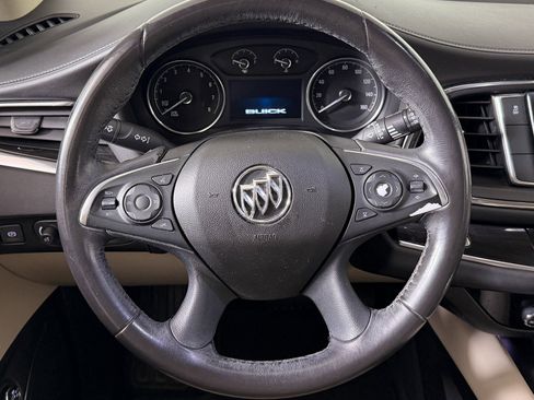 Used 2018 Buick Enclave Essence image 11