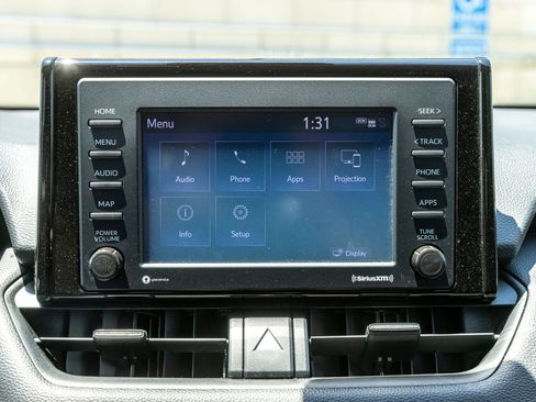 Used 2021 Toyota RAV4 LE w/ Carpet Mat Package (TMS) FWD image 18