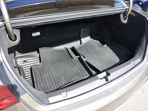 Used 2020 Acura RLX Sport Hybrid w/ Advance Pkg image 14