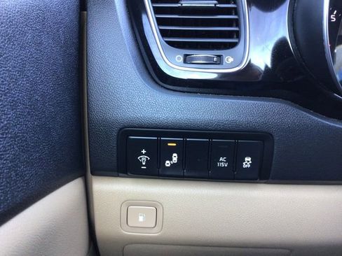 Used 2015 Kia Sedona SX FWD image 29