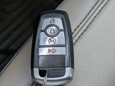 Used 2023 Ford Bronco Wildtrak AWD/4WD image 35