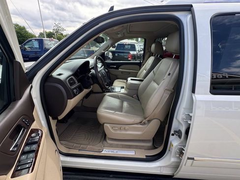 Used 2014 GMC Yukon XL Denali AWD/4WD image 17