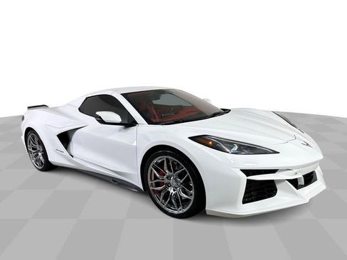 Used 2024 Chevrolet Corvette Z06 w/ Chrome Exterior Badge Package RWD image 2