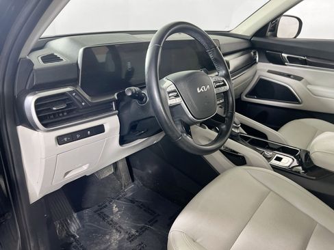 Used 2023 Kia Telluride S image 9