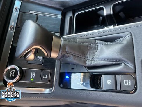 Used 2025 Lexus GX 550 w/ Accessory Package (2T) AWD/4WD image 26