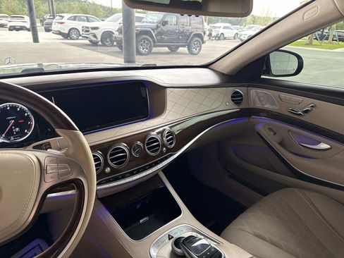Used 2017 Mercedes-Benz S 550 4MATIC Sedan image 24