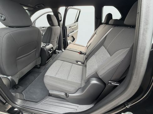 Used 2025 GMC Acadia Elevation AWD/4WD image 7