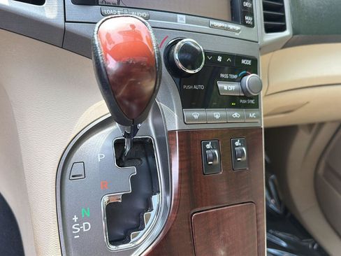 Used 2012 Toyota Venza Limited FWD image 24