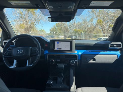 Used 2025 Toyota Tacoma TRD Off-Road image 31