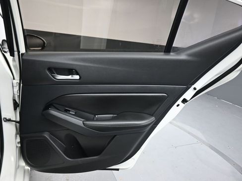 Used 2020 Nissan Altima 2.0 Platinum image 35