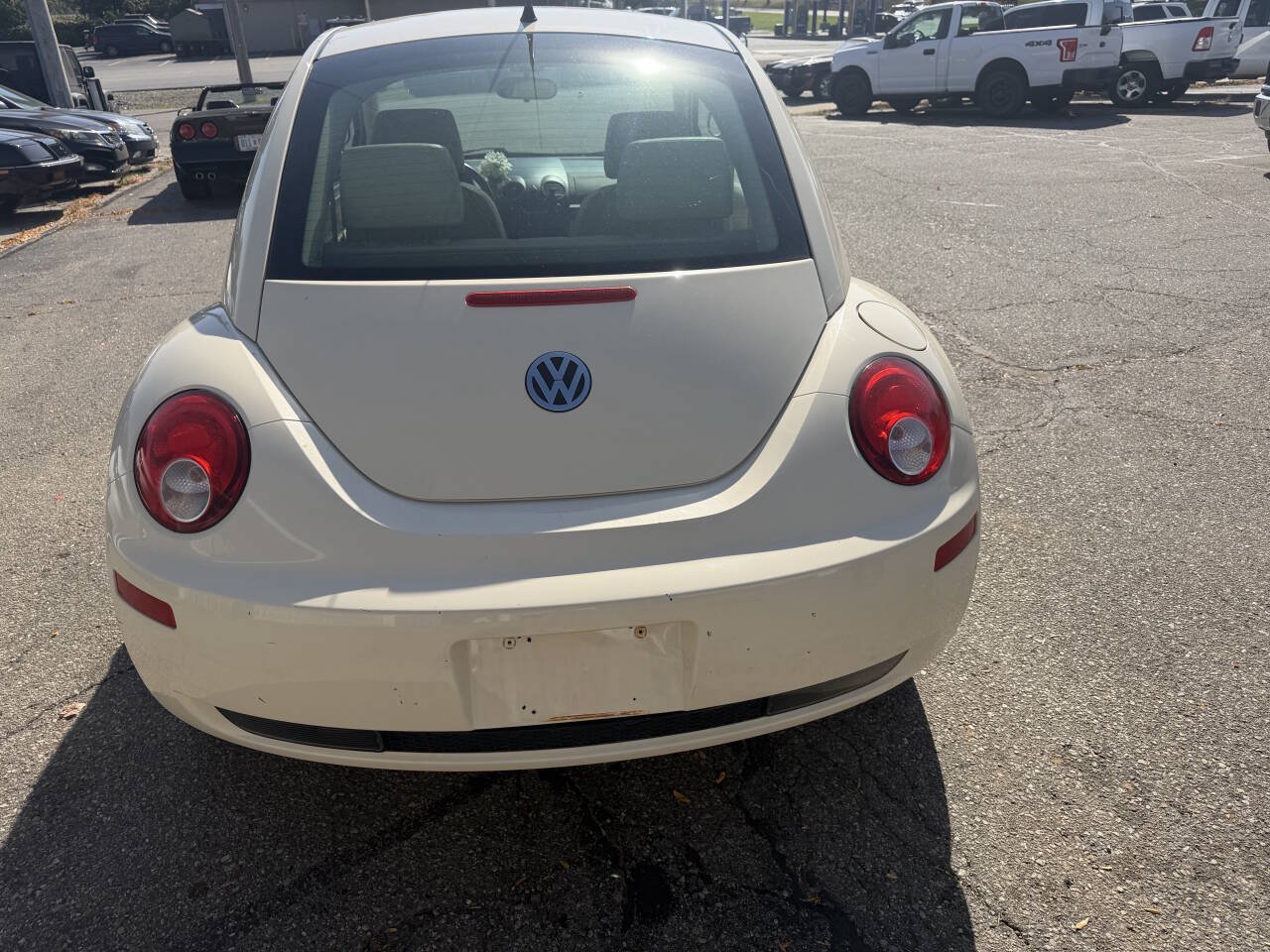 Used 2008 Volkswagen Beetle S FWD image 5