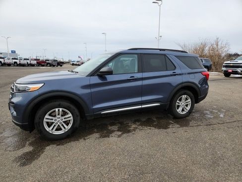 Used 2021 Ford Explorer XLT w/ Class III Trailer Tow Package image 4