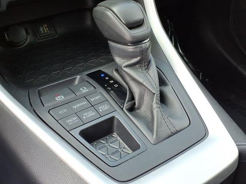 Used 2024 Toyota RAV4 LE image 14