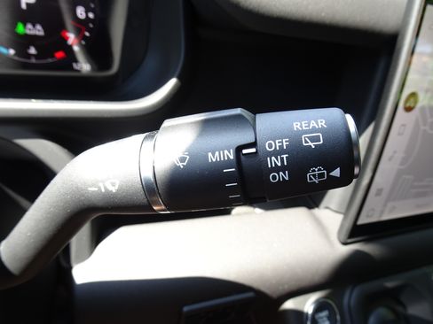 New 2025 Land Rover Defender 110 S image 31