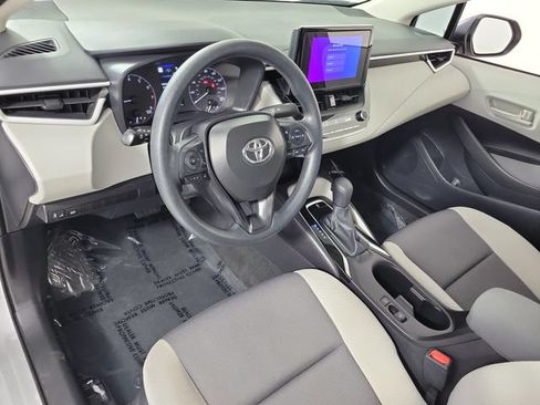 Used 2025 Toyota Corolla LE w/ Convenience Package FWD image 18