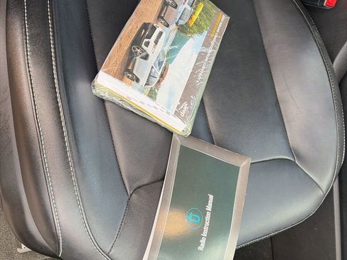 Used 2023 Jeep Grand Cherokee Limited image 18