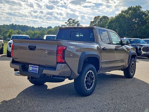 New 2026 Toyota Tacoma TRD Off-Road w/ TRD Off Road Upgrade Package AWD/4WD image 2