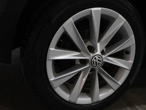 Used 2018 Volkswagen Golf Alltrack S image 28