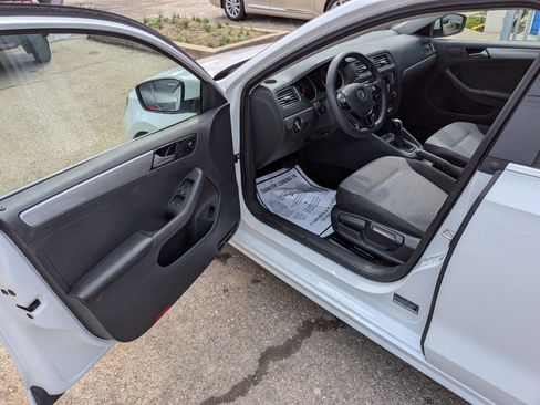 Used 2017 Volkswagen Jetta S image 15