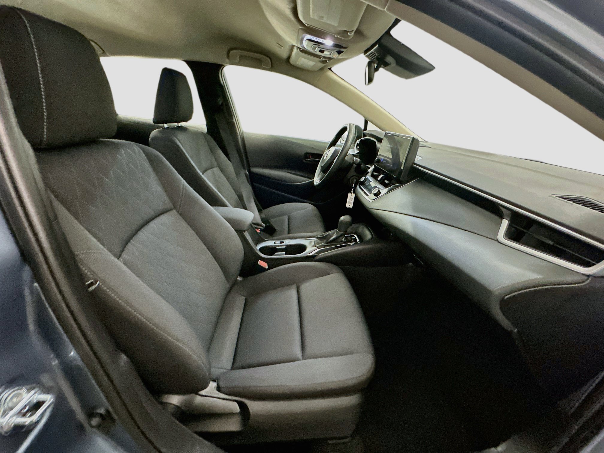 Used 2026 Toyota Corolla LE FWD image 31
