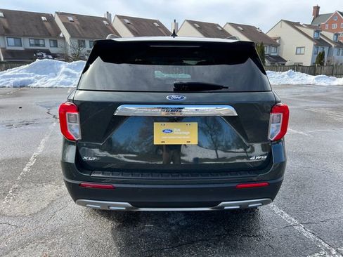 Certified 2022 Ford Explorer XLT w/ Equipment Group 202A image 9
