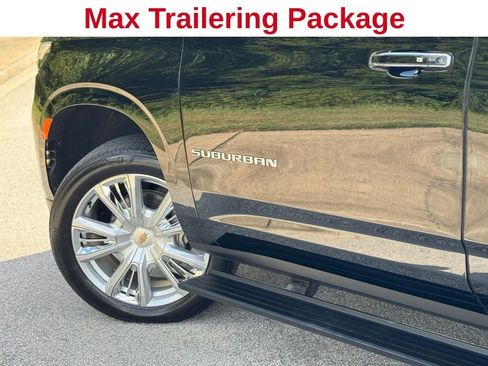 Used 2024 Chevrolet Suburban High Country image 13