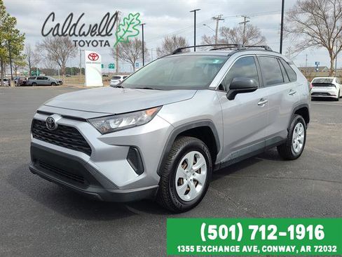 Used 2019 Toyota RAV4 LE image 1